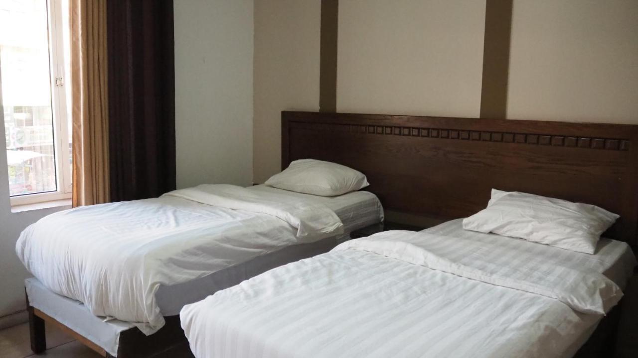 Al Fawanes Hotel Apartments Amman Exterior photo